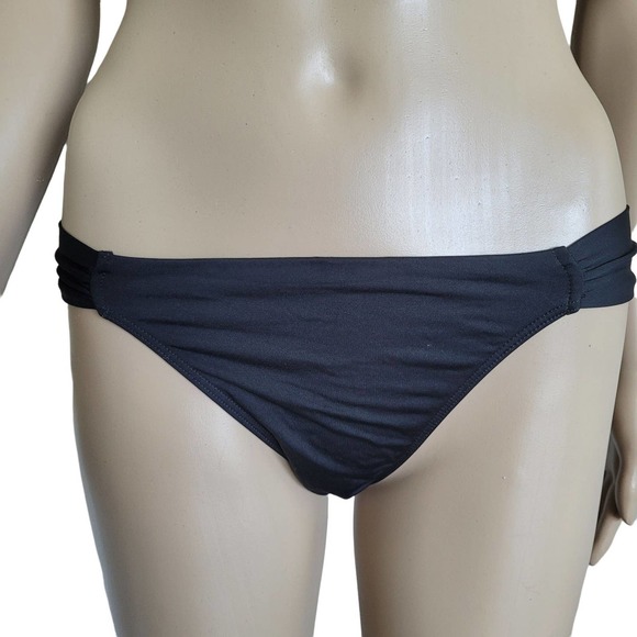 Victoria's Secret Black/White Printed Halter Padded Bikini Top Swimsuit Size M - Picture 5 of 10